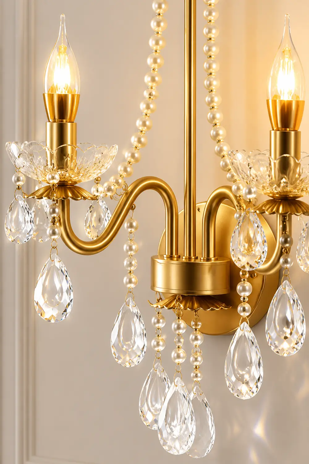 Crystal Pearl Chain Wall Lamp - Lumpaz