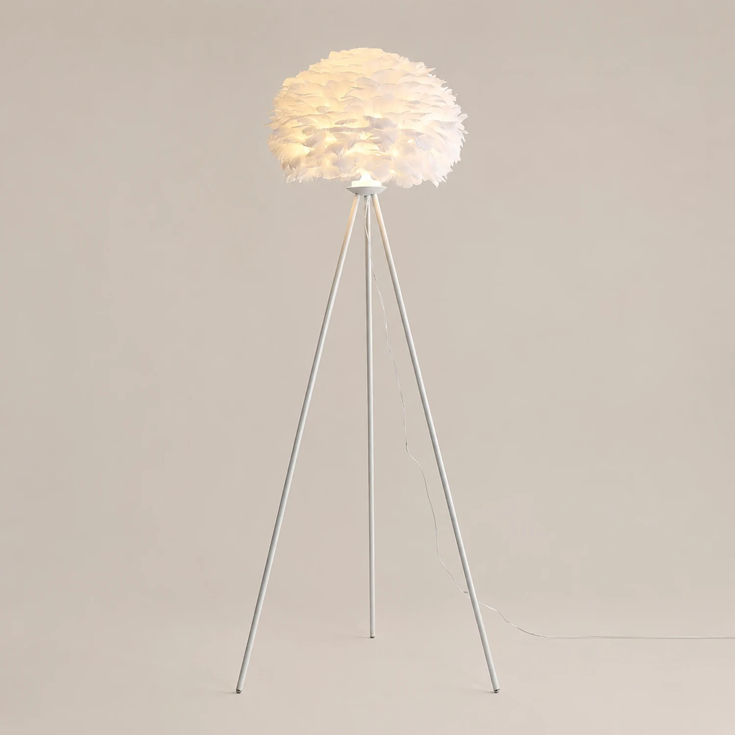 Eos Feather Floor Lamp - Lumpaz