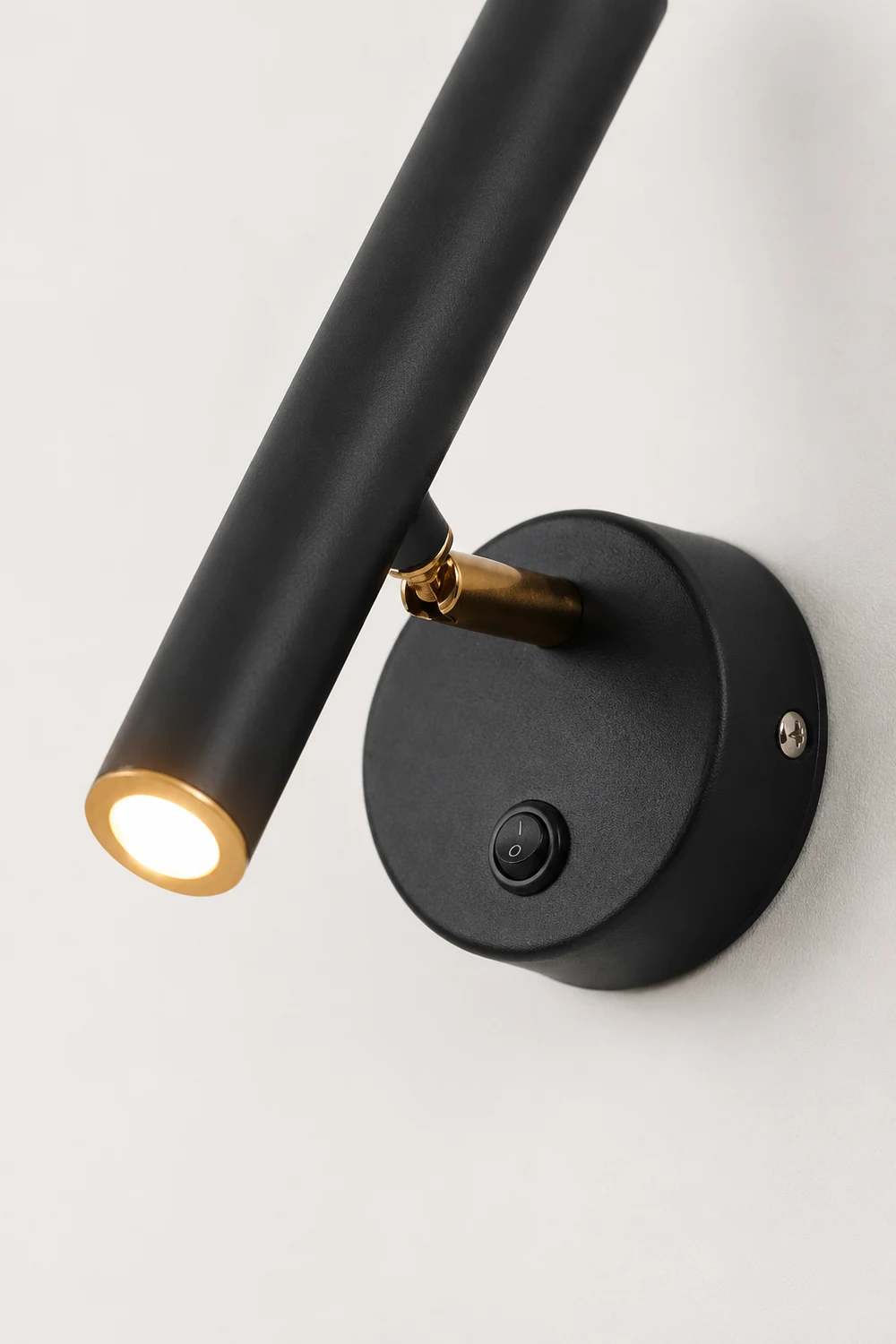 Slender Adjustable Wall Lamp - Lumpaz