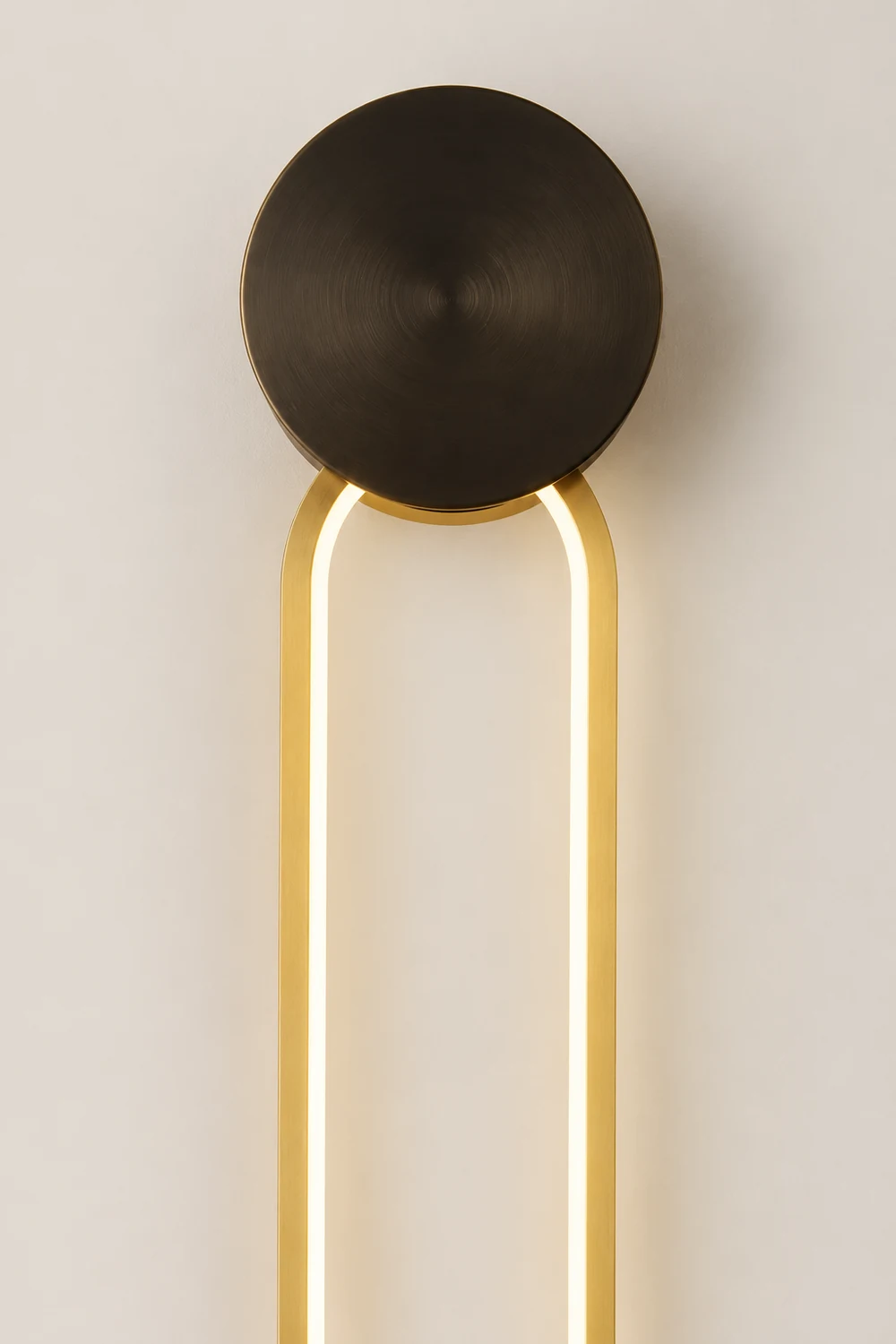 Simple Elliptical Wall Sconce - Lumpaz