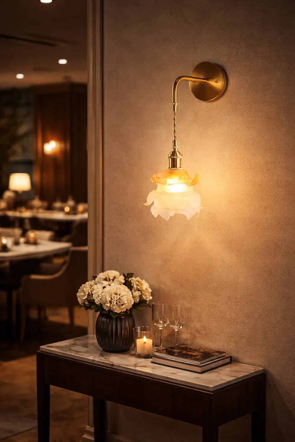 Laura Brass Wall Lamp - Lumpaz