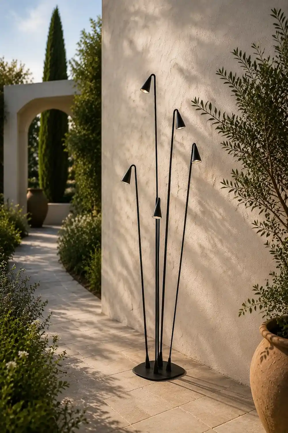 Bellflower Outdoor Floor Lamp - Lumpaz