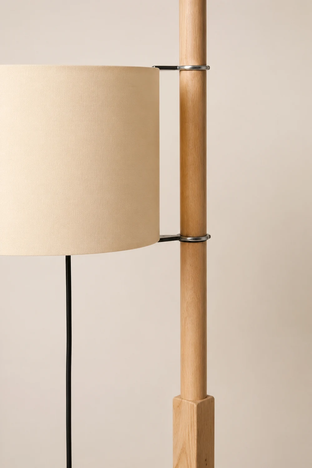 Svelte Silhouette Floor Lamp - Lumpaz