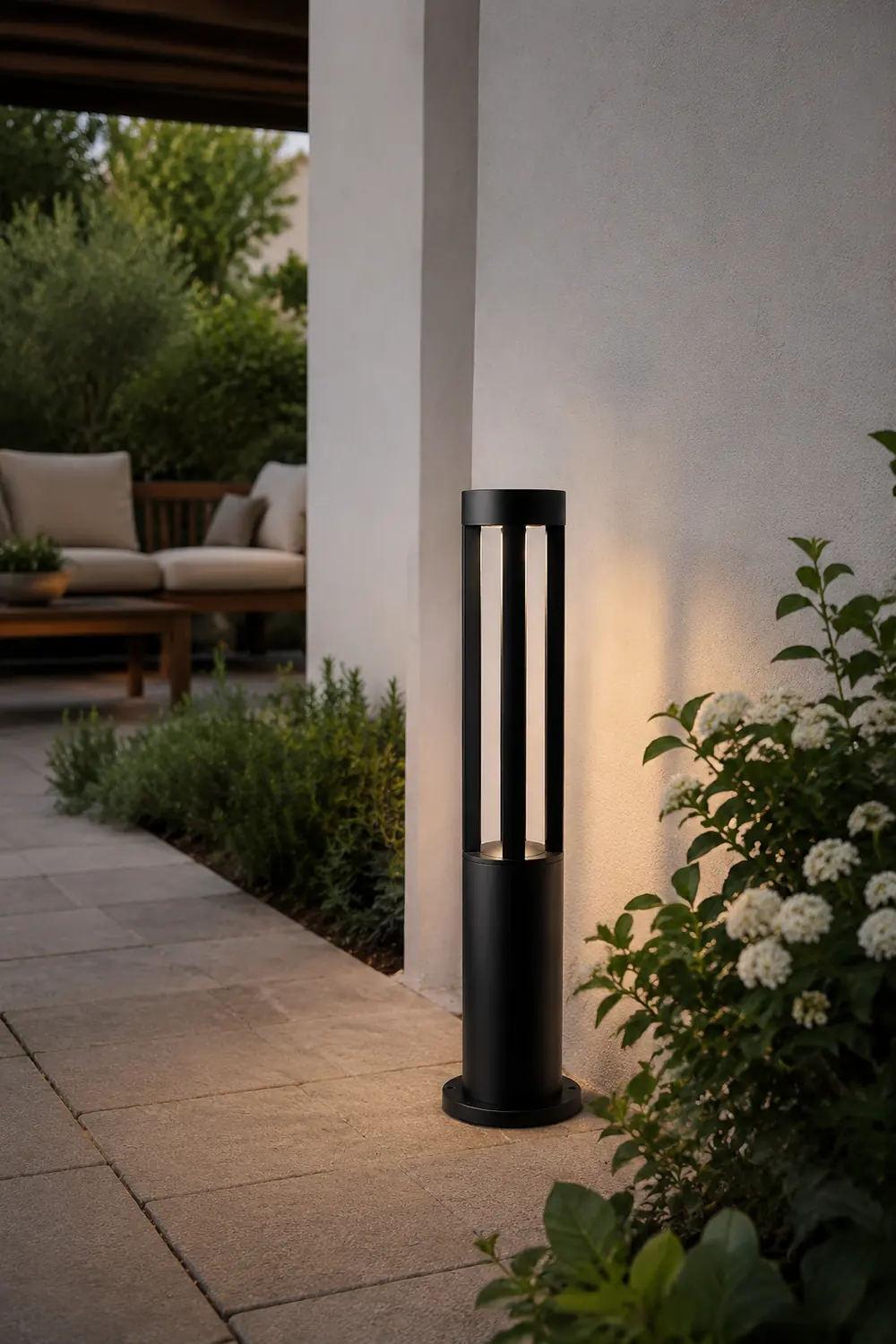 Black Cylindrical Garden Outdoor Light - Lumpaz