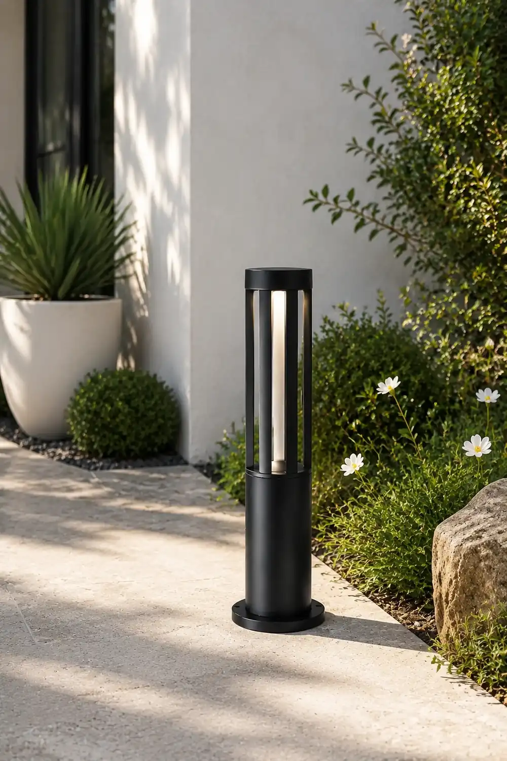Black Cylindrical Garden Outdoor Light with Solar Panel - Lumpaz