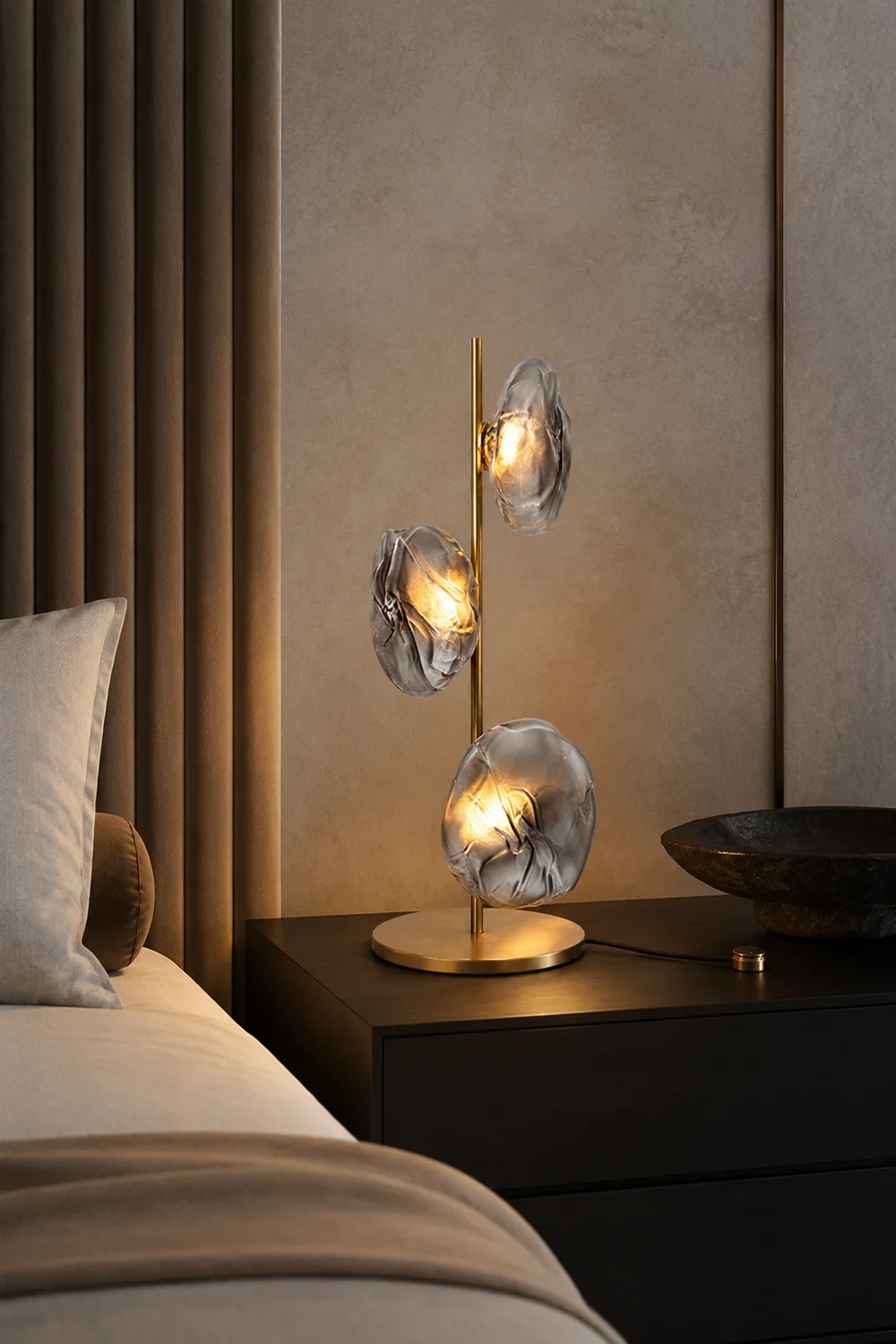 Byres Designer Unregelmäßige Metall/Keramik Tischlampe, Gold/Klar/Grau/Schwarz - Lumpaz