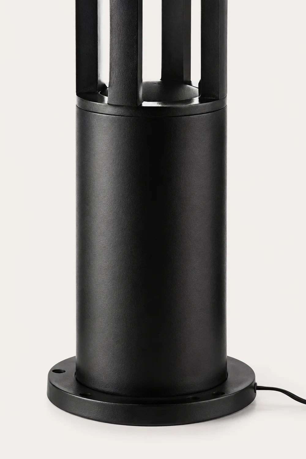 Black Cylindrical Garden Outdoor Light - Lumpaz