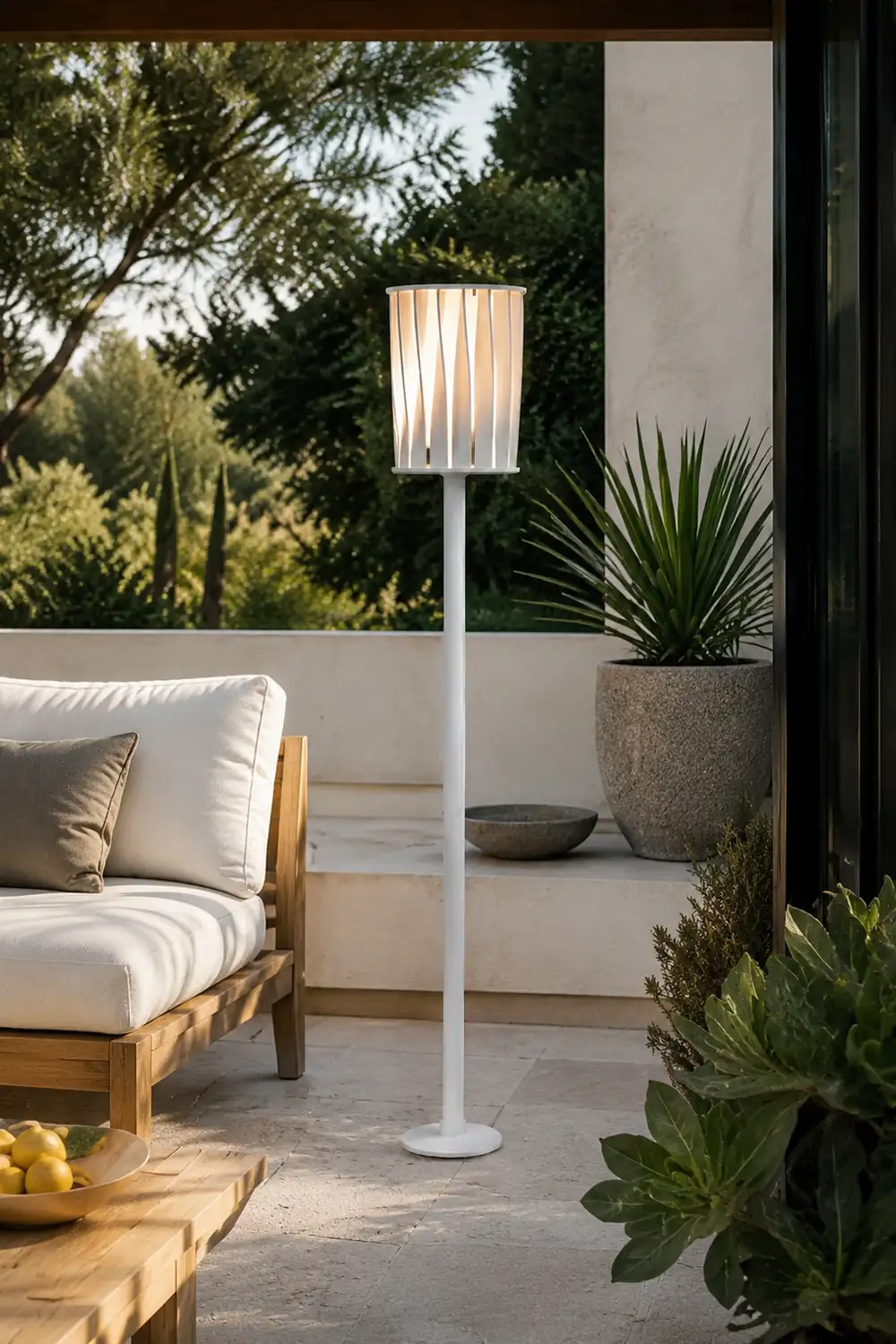 White Column Garden Light - Lumpaz