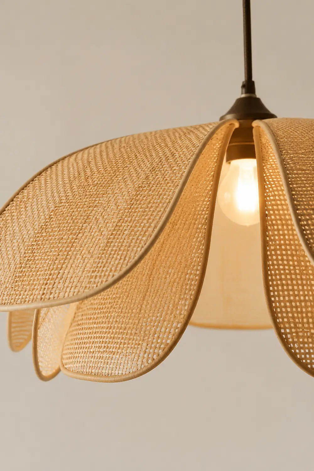 Rattan Petal Rustic Lamp Shade Pendant Light - Lumpaz