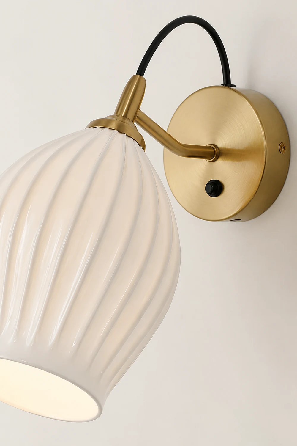 Ceramic Ribbed Wall light - Lumpaz