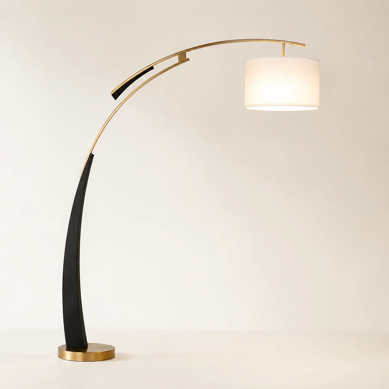 Matterhorn Arc Floor Lamp - Lumpaz