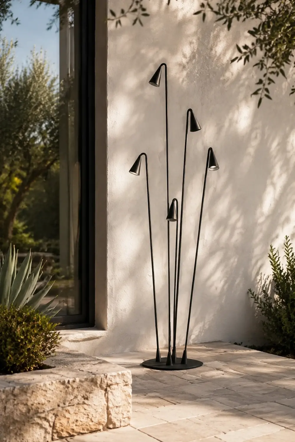 Bellflower Outdoor Floor Lamp - Lumpaz