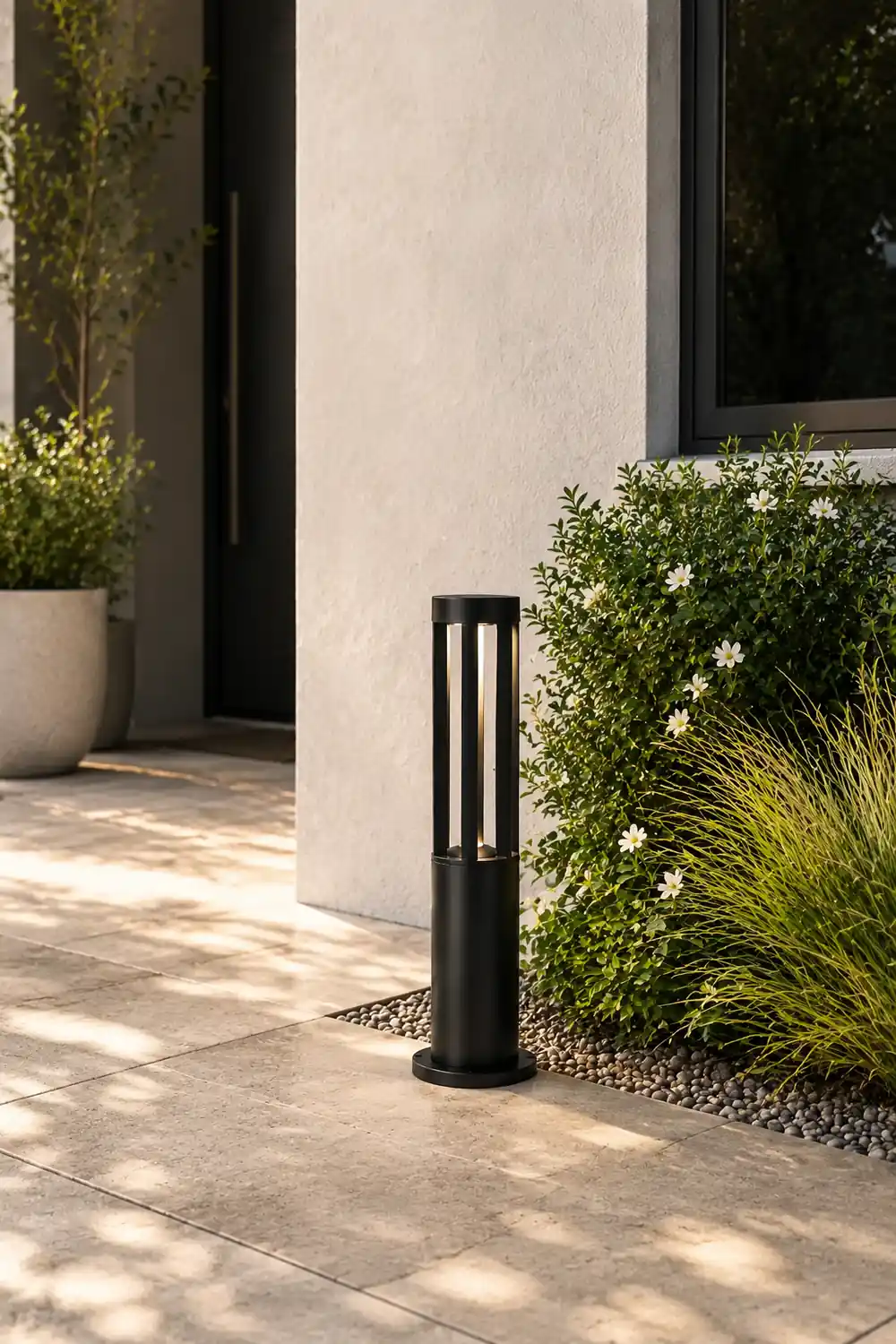 Black Cylindrical Garden Outdoor Light with Solar Panel - Lumpaz