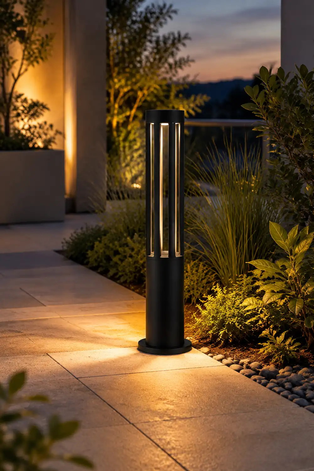 Black Cylindrical Garden Outdoor Light - Lumpaz
