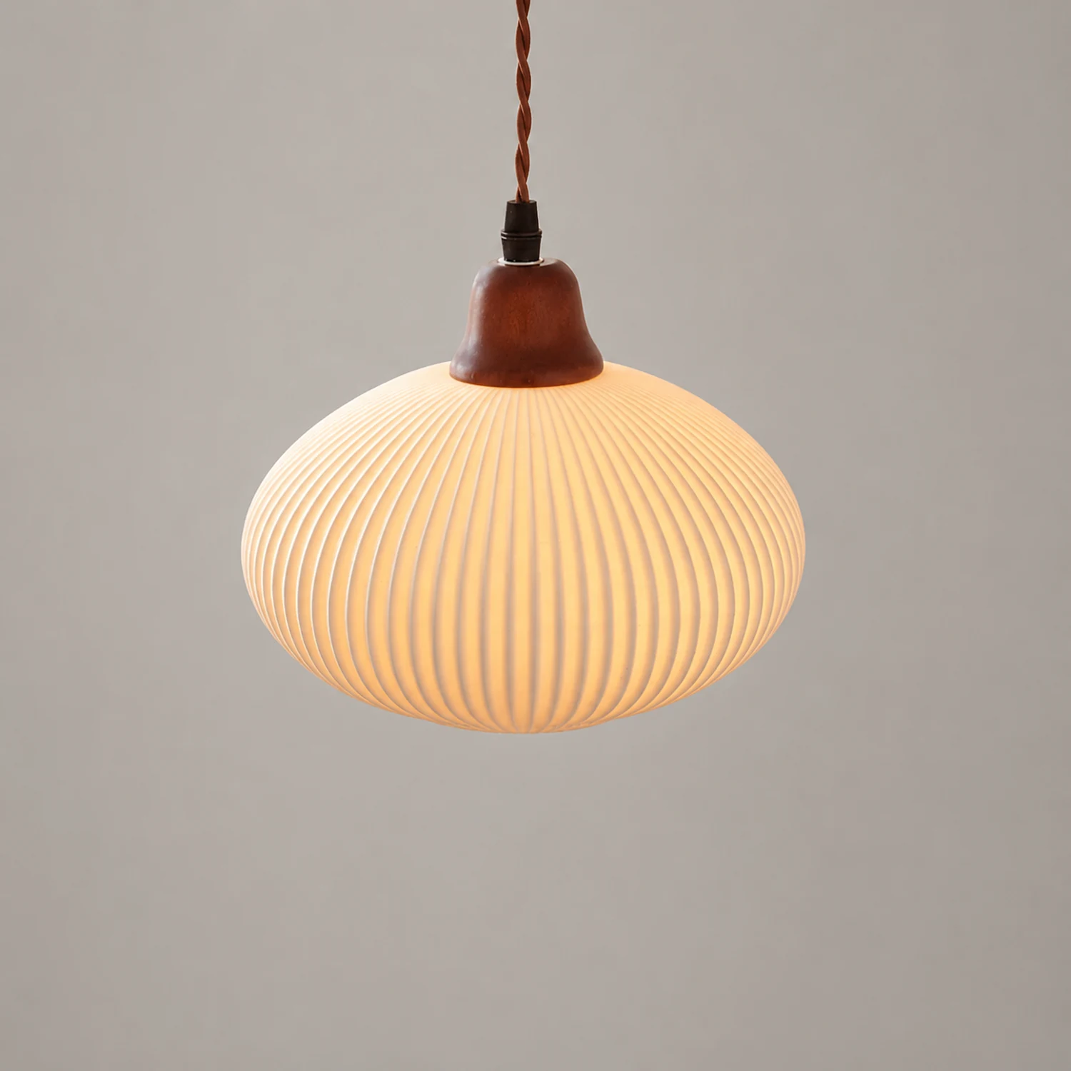 Vintage Nordic Ceramic White Pendant Light For Dining Room - Lumpaz