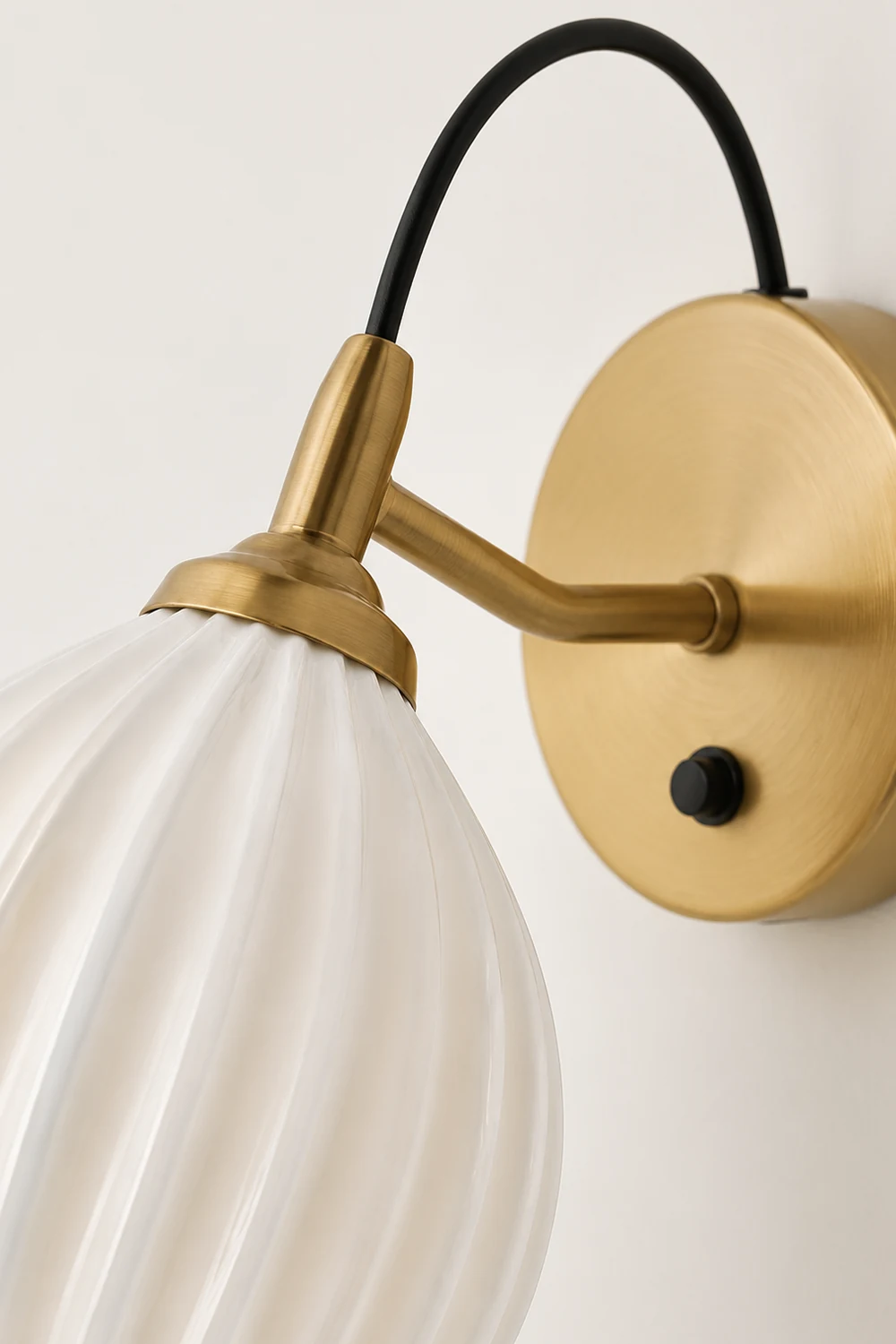 Ceramic Ribbed Wall light - Lumpaz