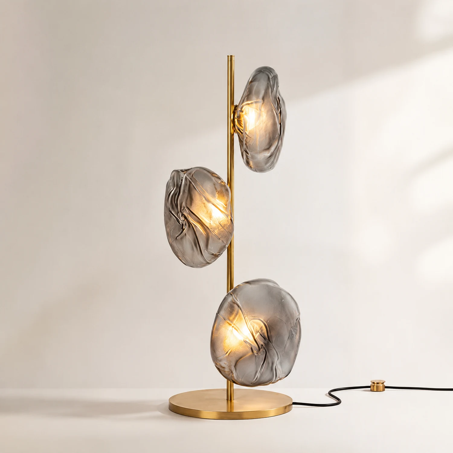 Byres Designer Unregelmäßige Metall/Keramik Tischlampe, Gold/Klar/Grau/Schwarz - Lumpaz