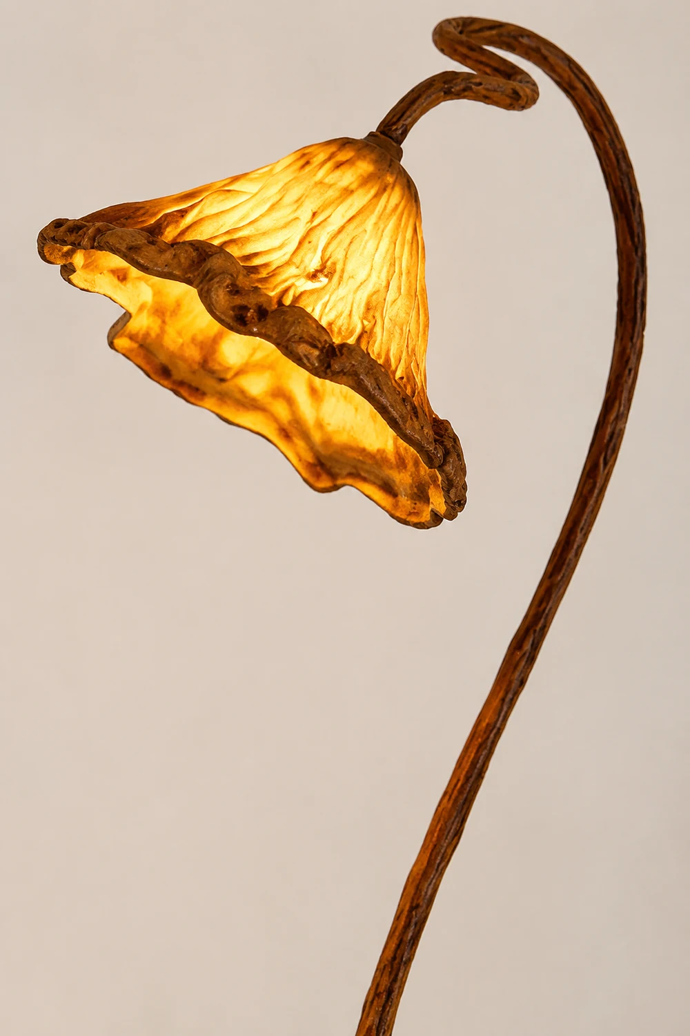 Artistic Lotus Leaf Floor Lamp - Lumpaz