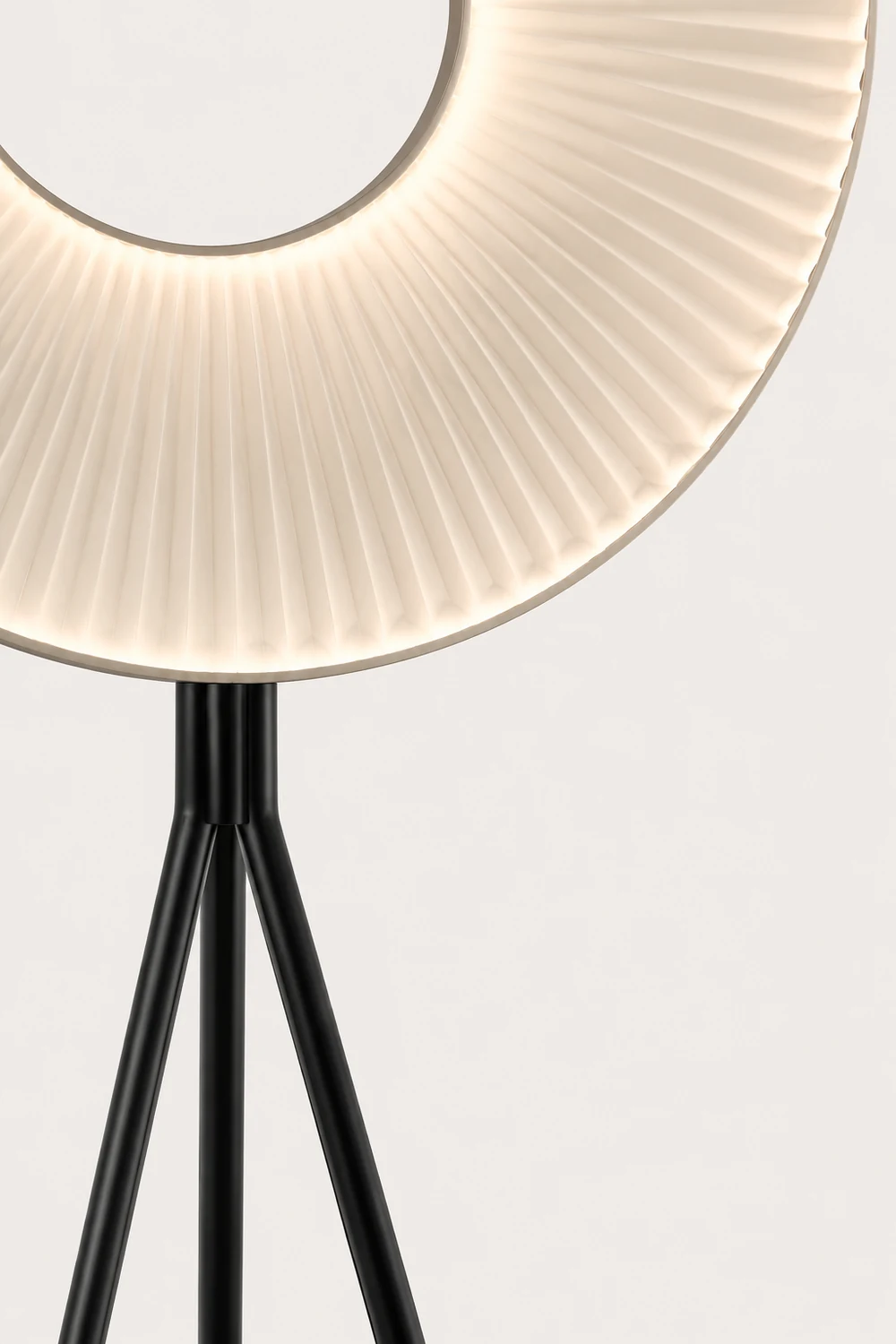 Iris Floor Lamp - Lumpaz