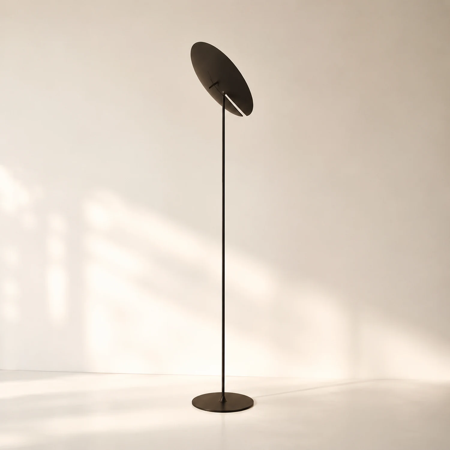 Carins Modern Stehleuchte, Schwarz, Wohnzimmer, Metall - Lumpaz
