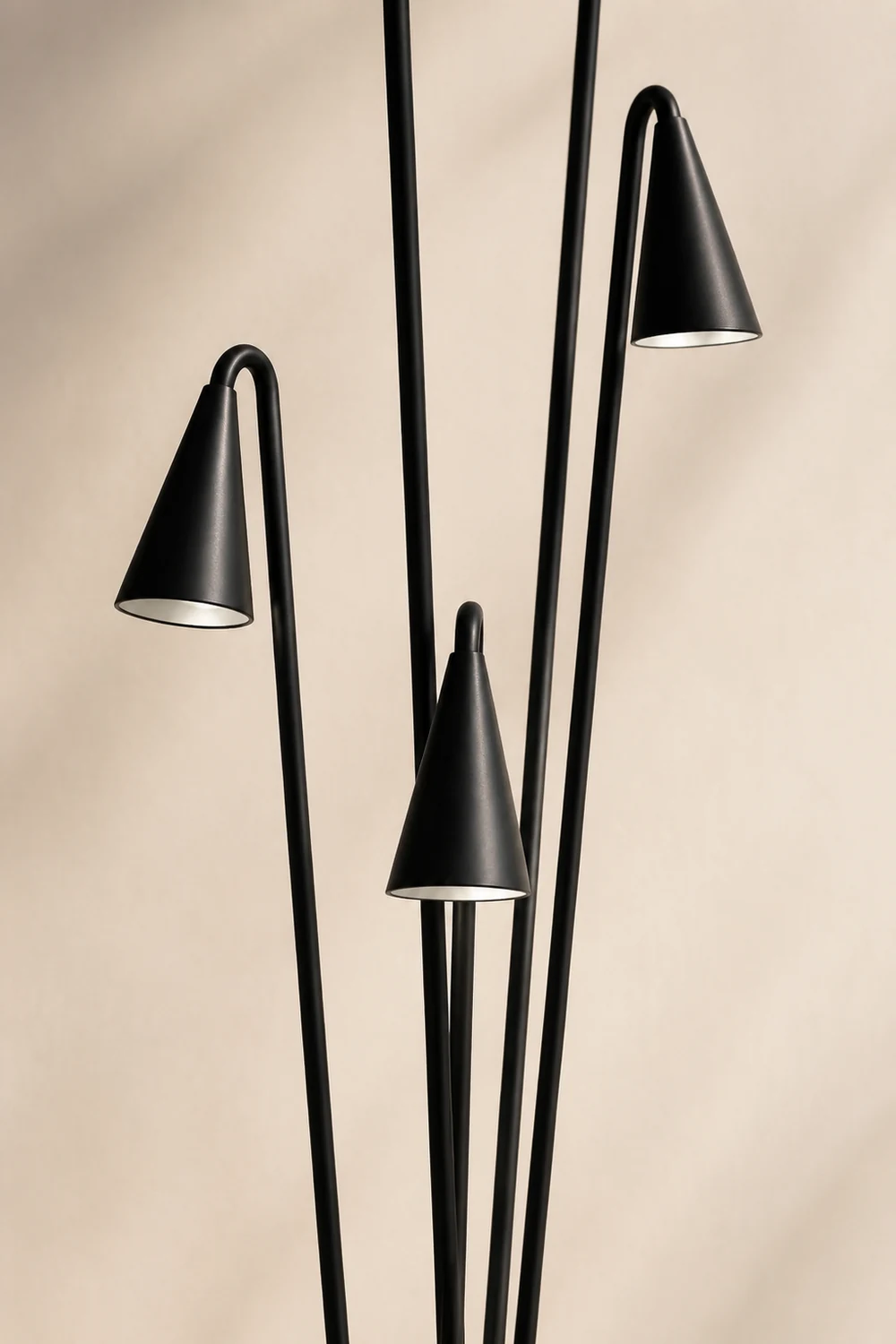 Bellflower Outdoor Floor Lamp - Lumpaz