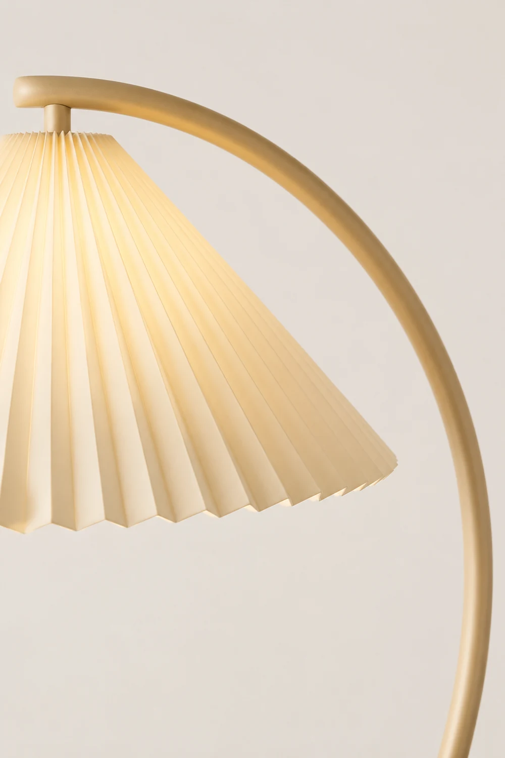 Crescini Pleated Floor Lamp - Lumpaz