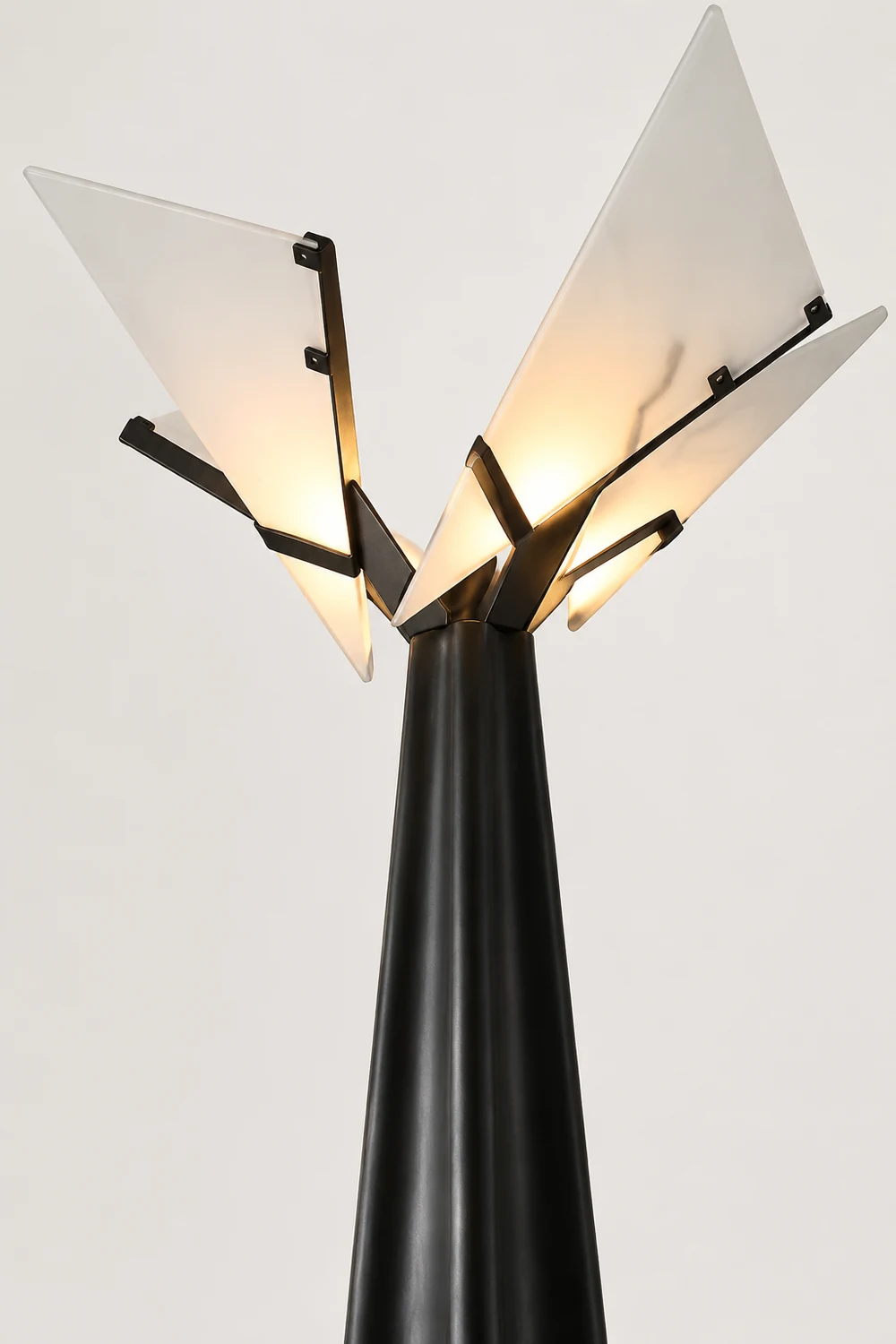 Religieuse Floor Lamp - Lumpaz