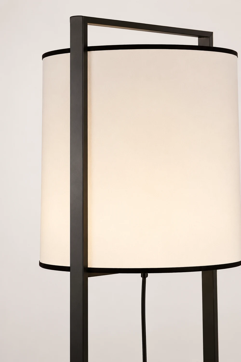 Silhouette Textile Floor Lamp - Lumpaz
