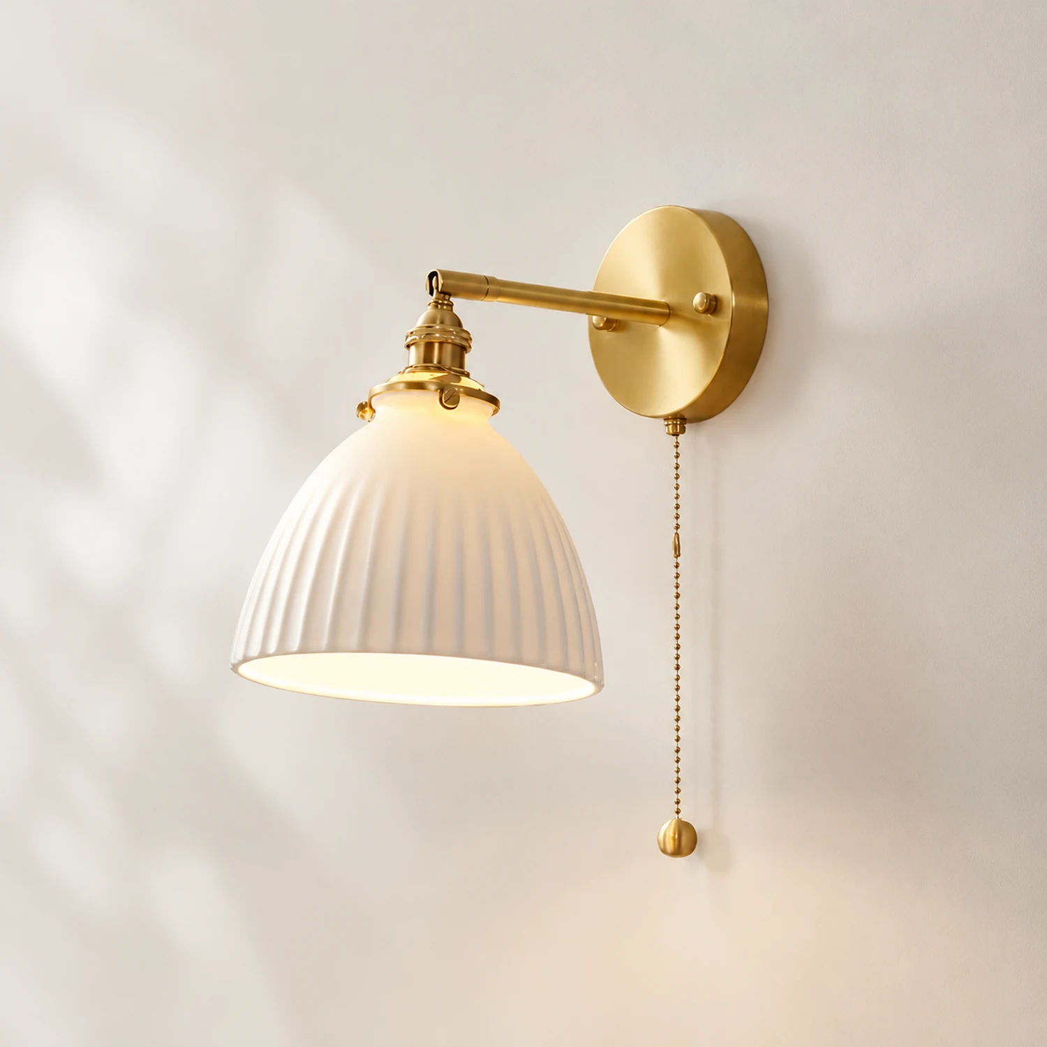 Brass Pleated Ceramic Wall Lamp - Lumpaz