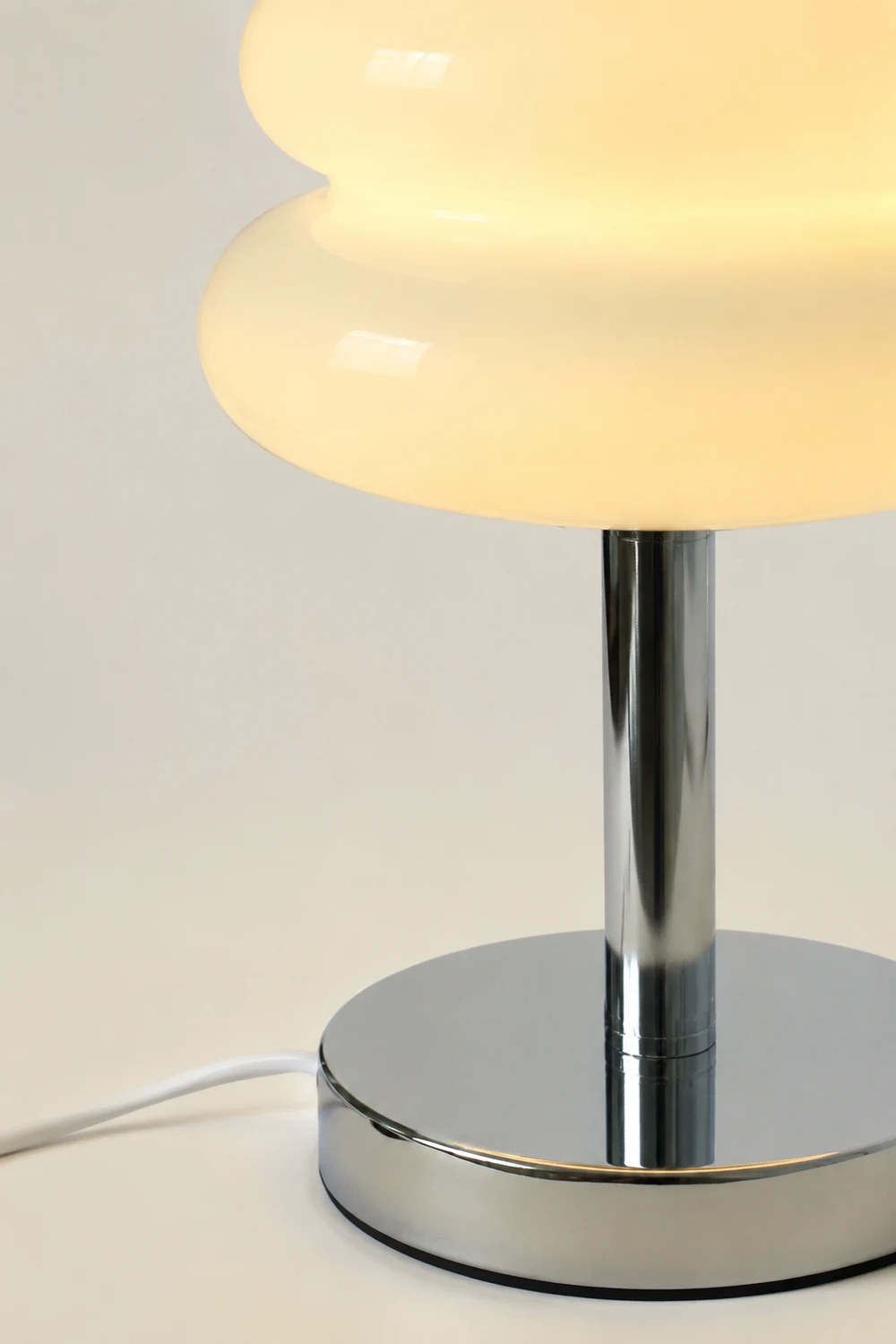 Morandi Modern Rund LED Tischlampe Weiß/Beige/Rosa Wohn/Schlafzimmer Metall&Glas 28CM Lang - Lumpaz