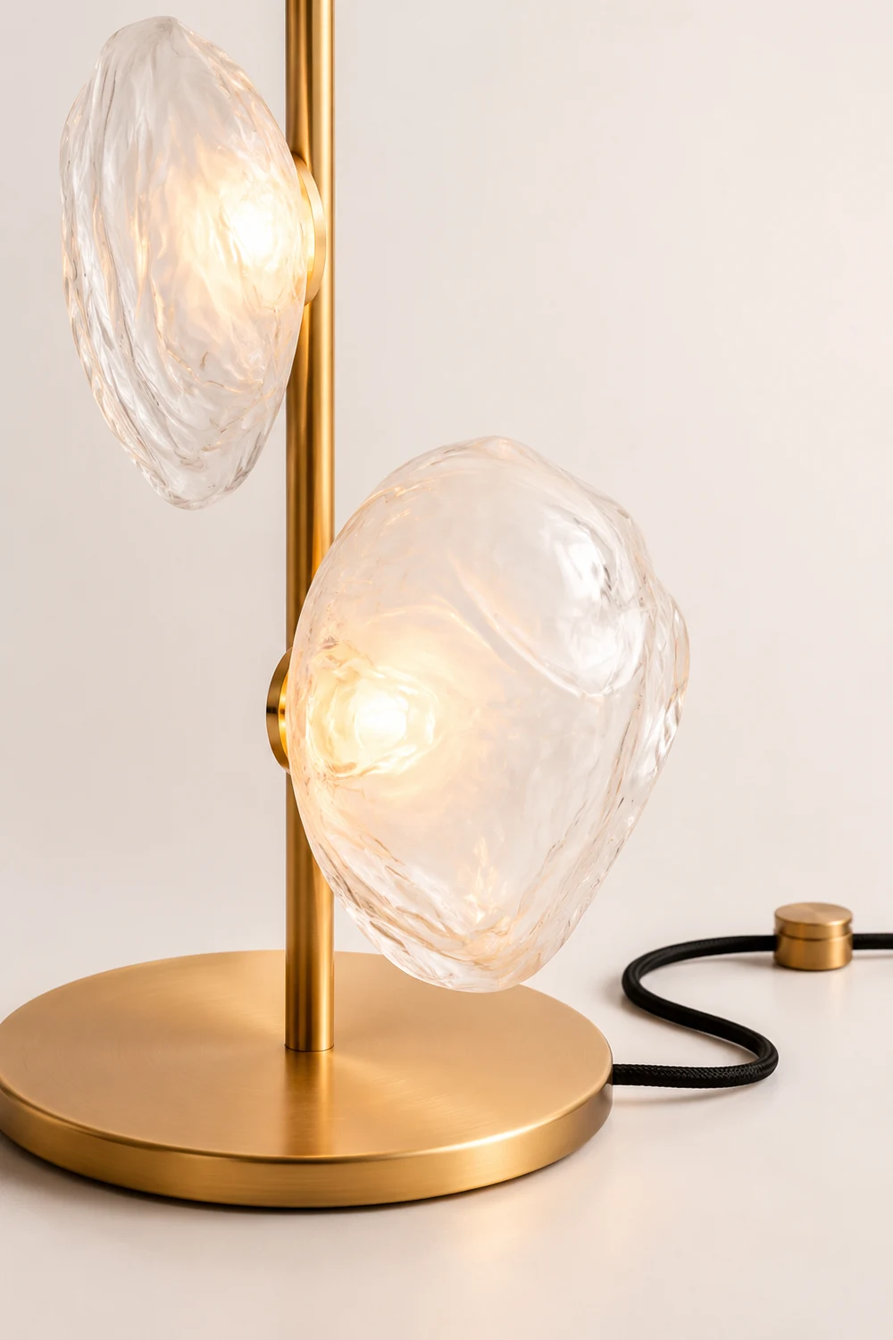 Byres Designer Unregelmäßige Metall/Keramik Tischlampe, Gold/Klar/Grau/Schwarz - Lumpaz