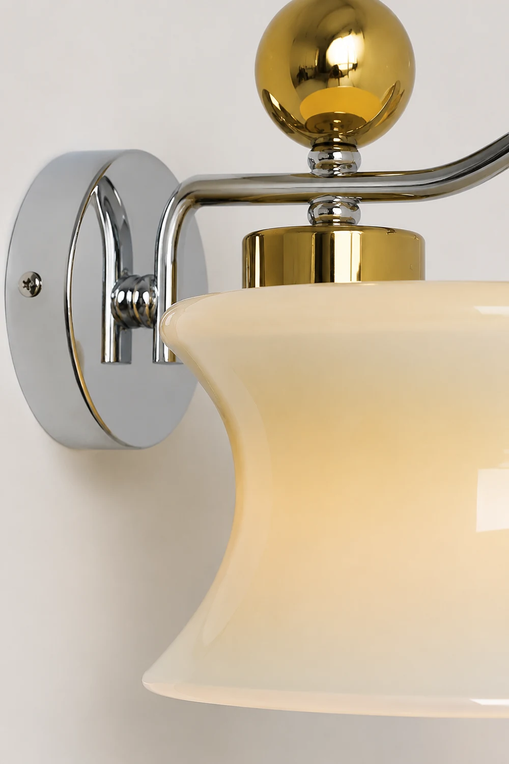Adorn Wall Sconce - Lumpaz