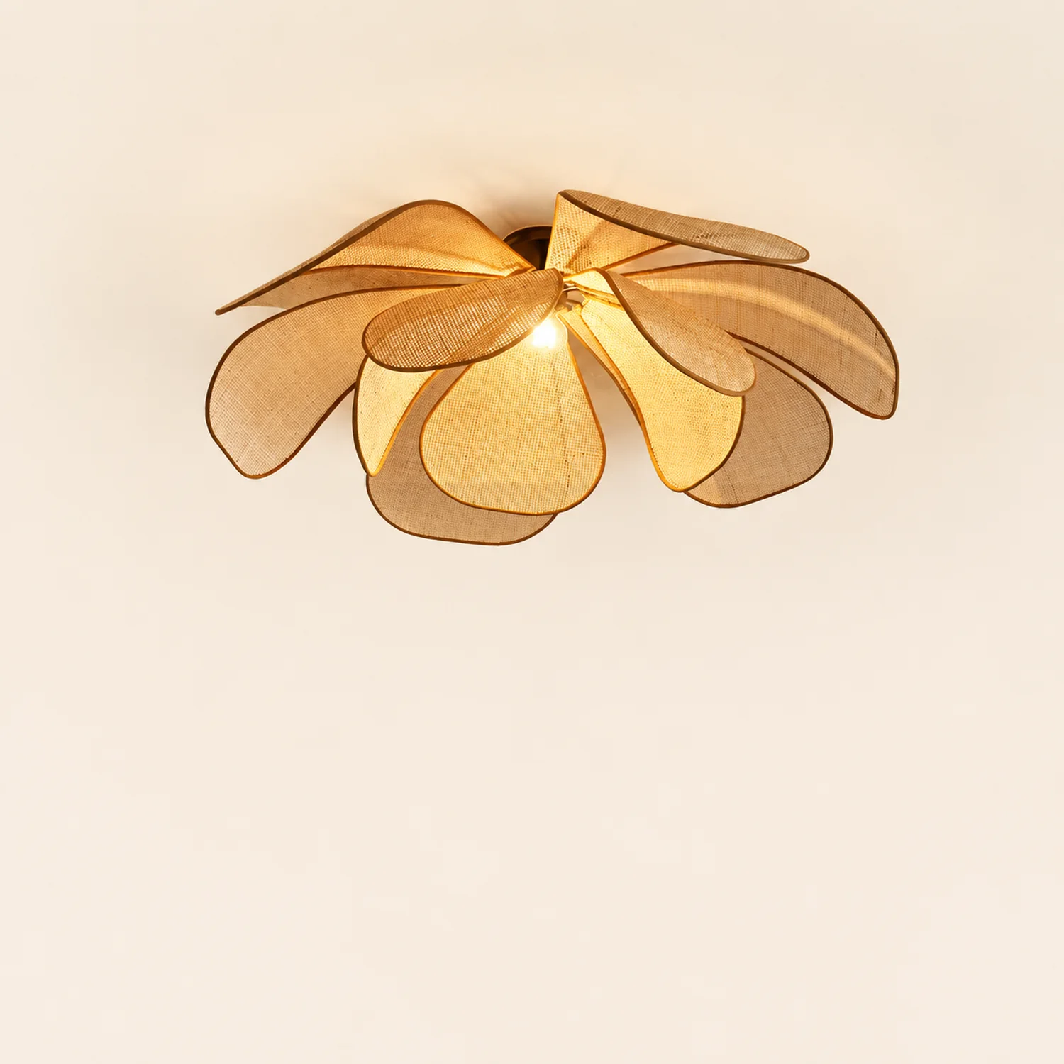 Rattan Petal Rustic Lamp Shade Pendant Light - Lumpaz
