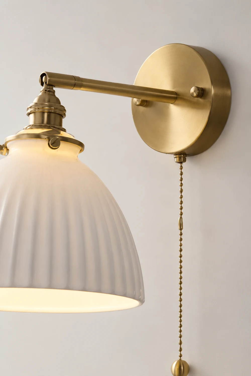 Brass Pleated Ceramic Wall Lamp - Lumpaz