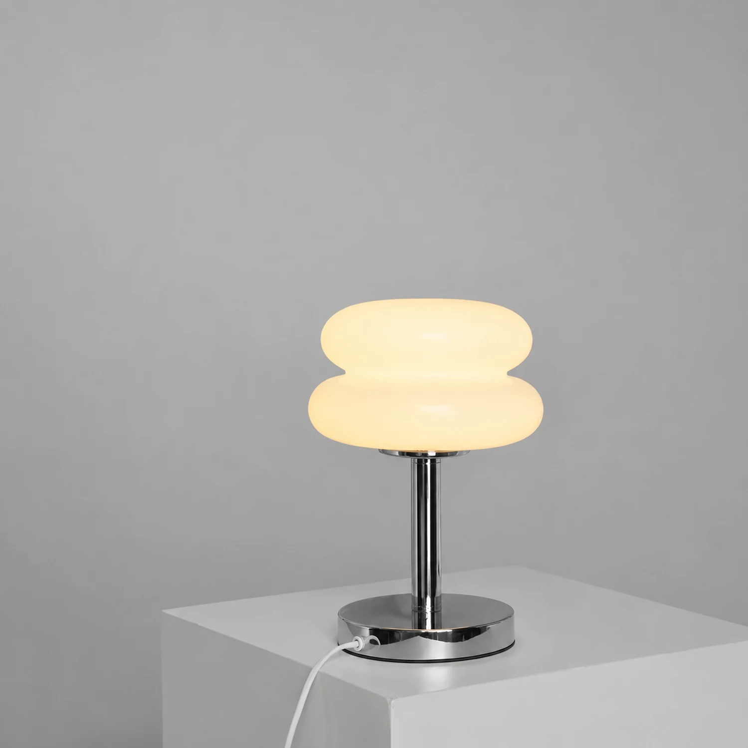 Morandi Modern Rund LED Tischlampe Weiß/Beige/Rosa Wohn/Schlafzimmer Metall&Glas 28CM Lang - Lumpaz