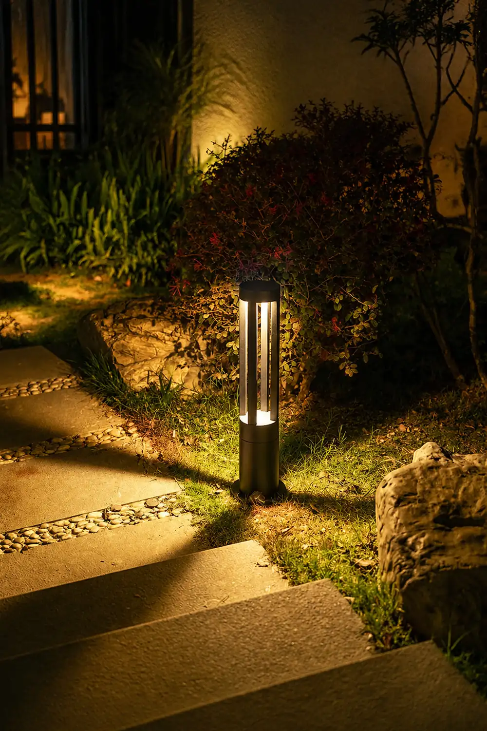 Black Cylindrical Garden Outdoor Light - Lumpaz