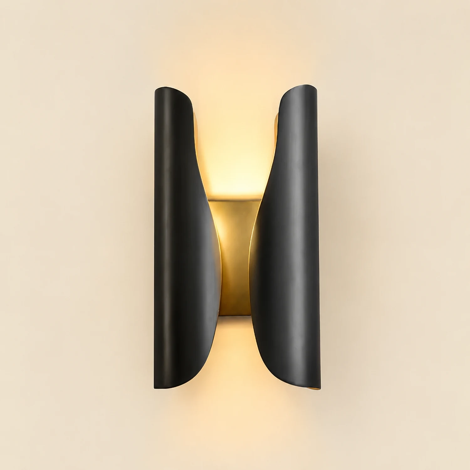 Guardian Wall Sconce - Lumpaz