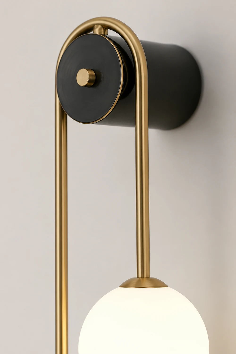 Brass Arc Wall Light - Lumpaz