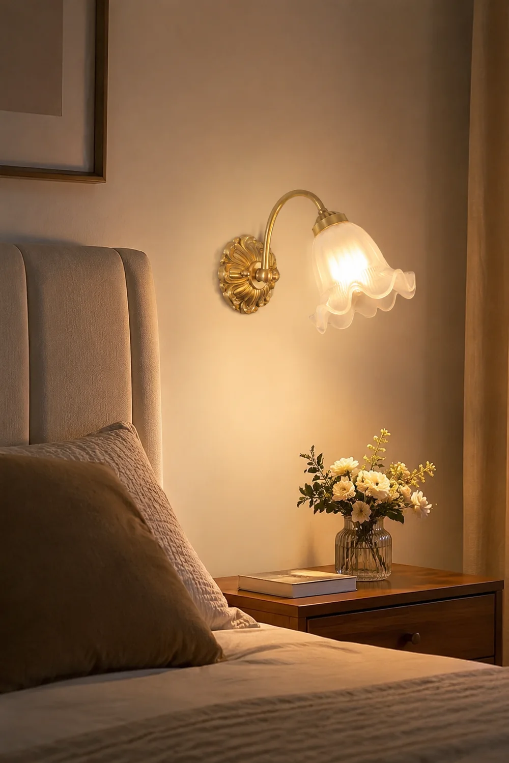 Brass Floral Glass Sconce - Lumpaz