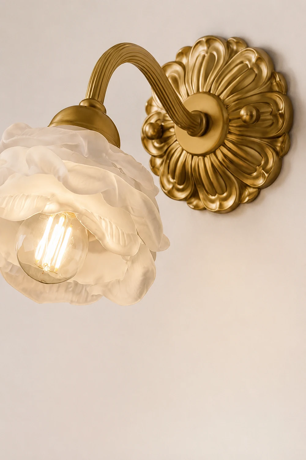 Brass Rose Wall Light - Lumpaz