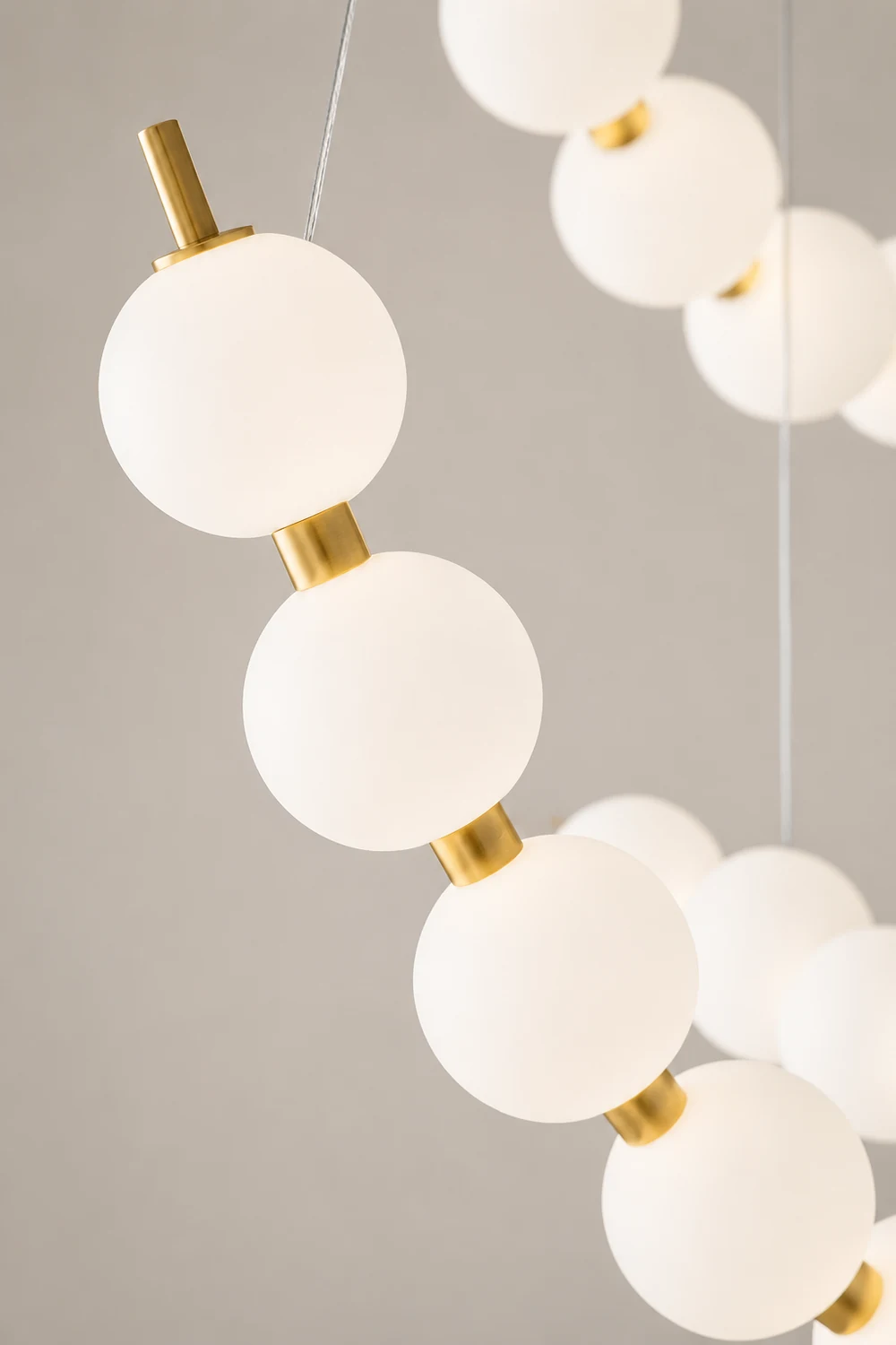 Unique Pearl Design White Ball LED Necklace Chandelier - Lumpaz