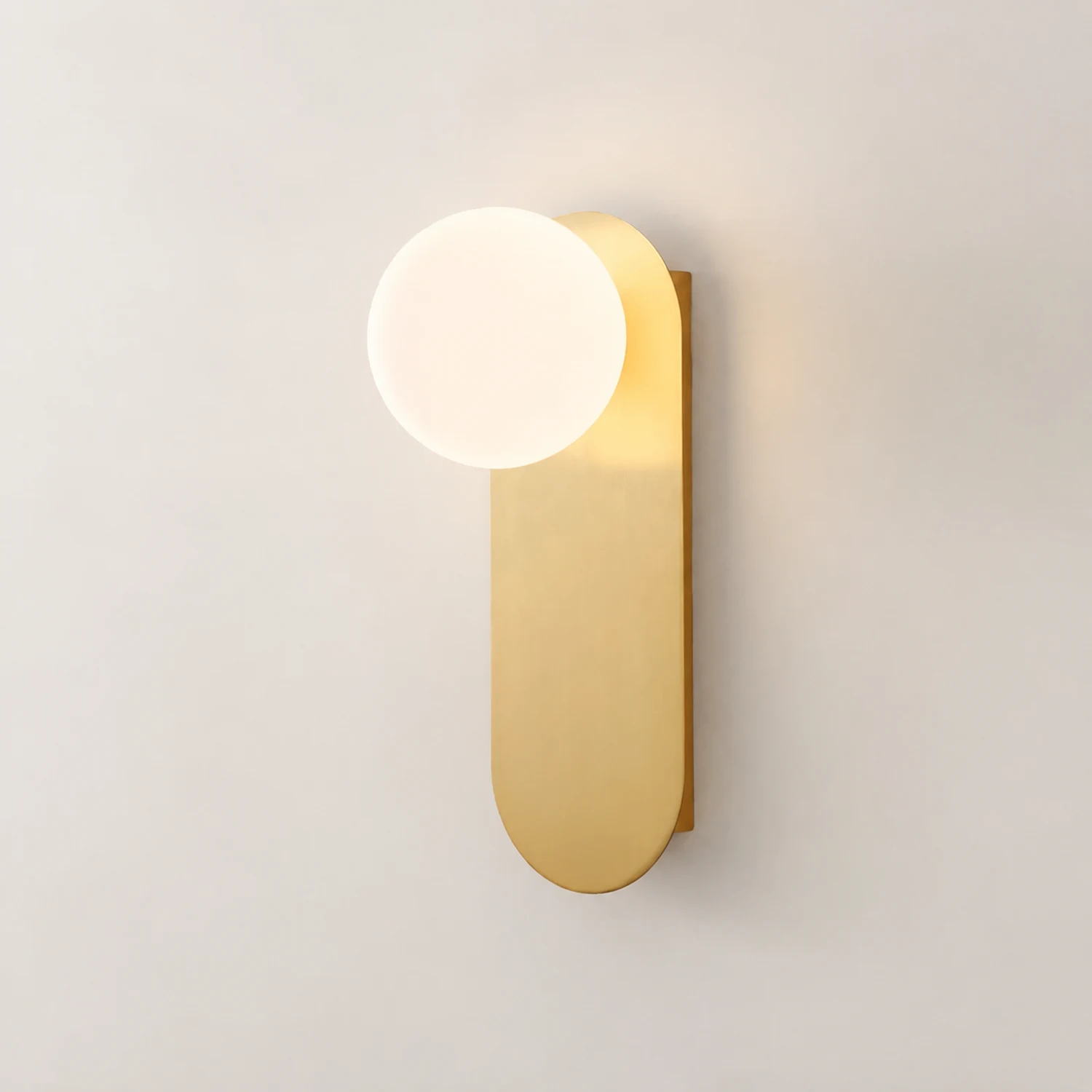 Flat Base Globe Sconce - Lumpaz