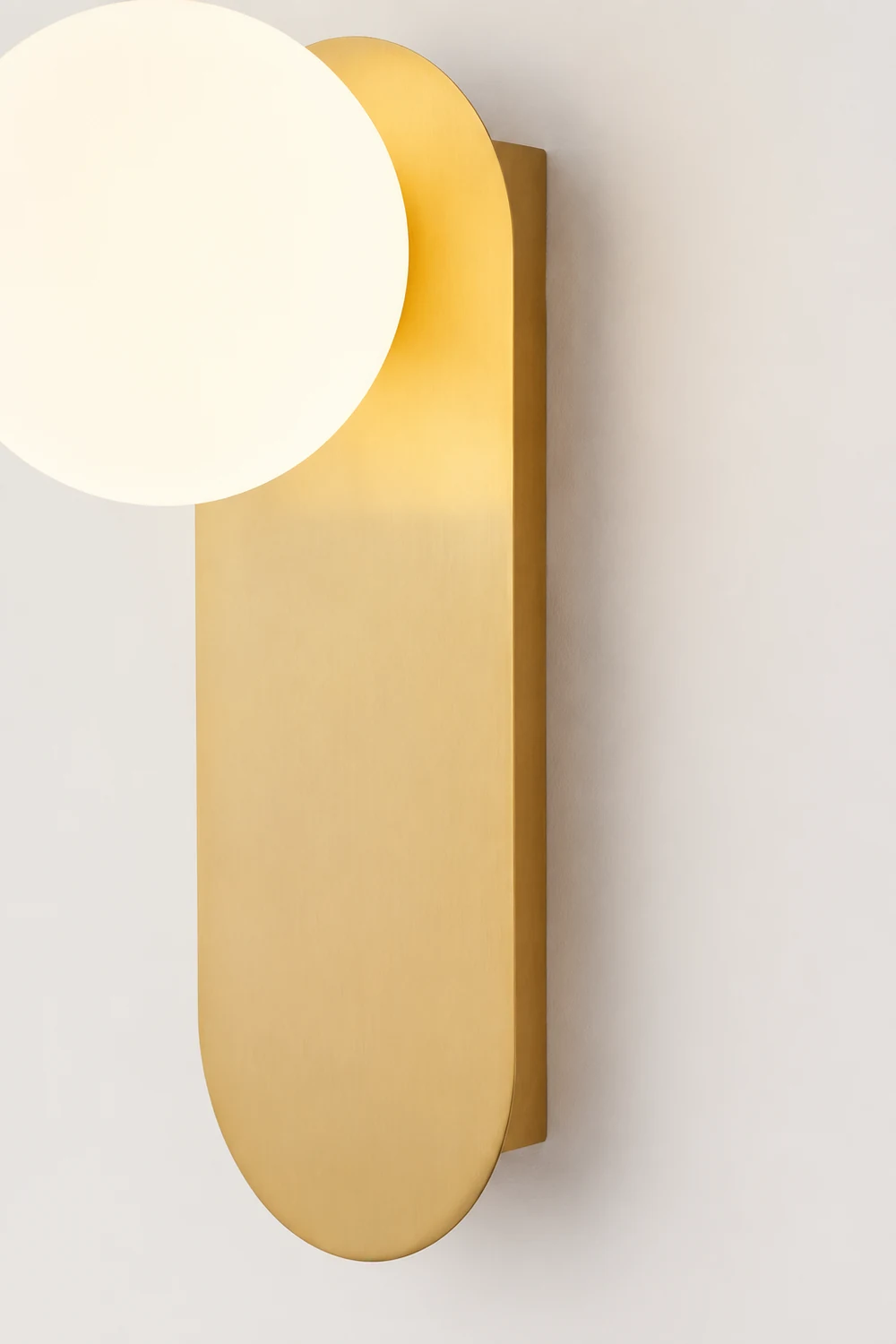 Flat Base Globe Sconce - Lumpaz