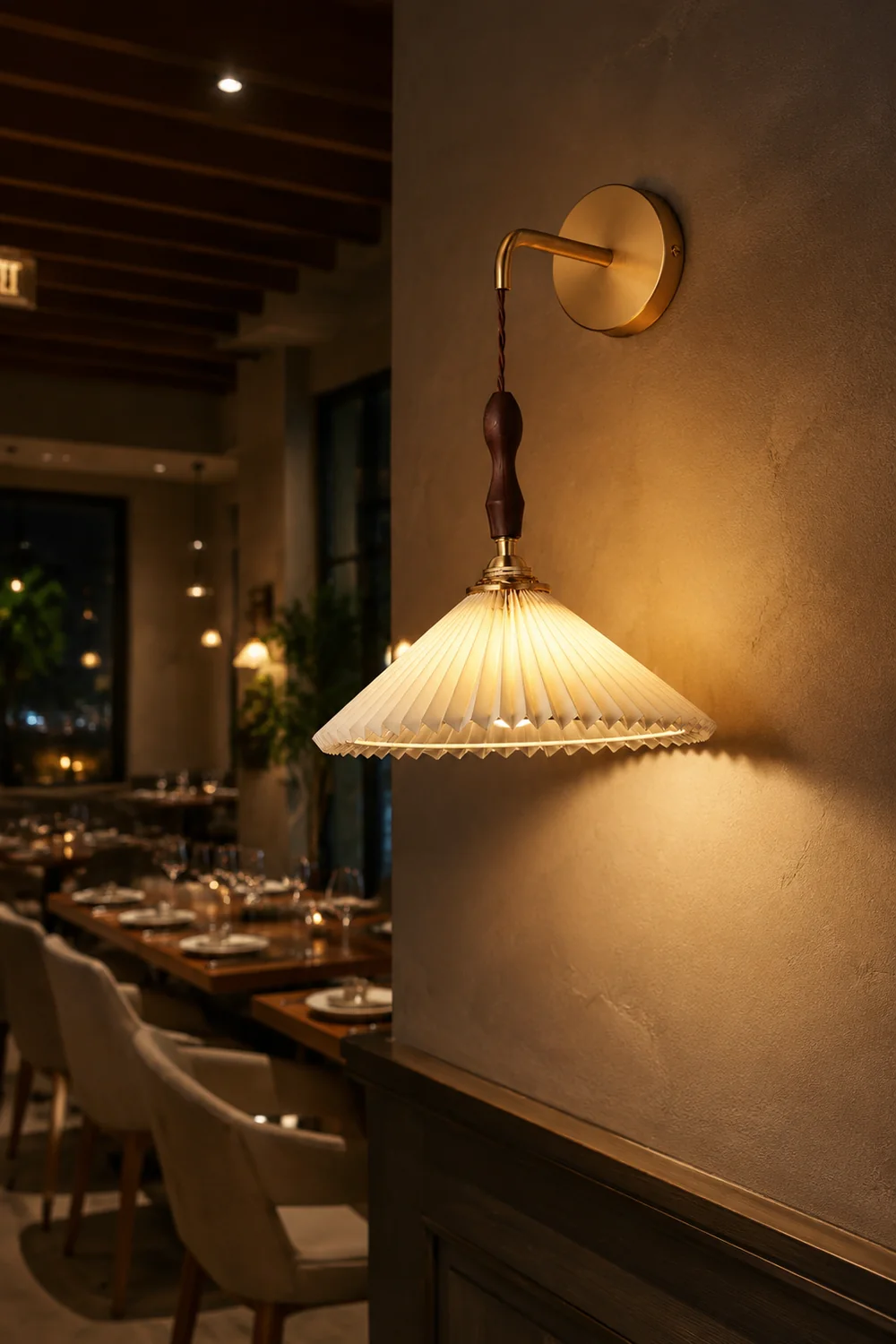 Pleated Wooden Wall Lamp - Lumpaz
