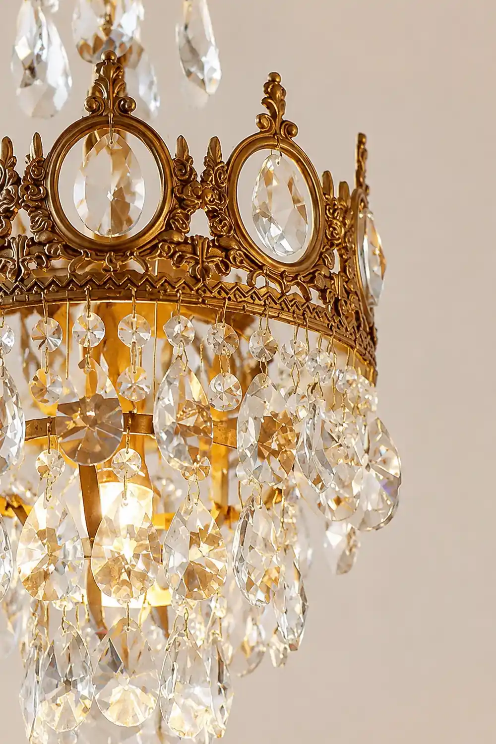 Retro French Gold Crystal Chandelier - Lumpaz