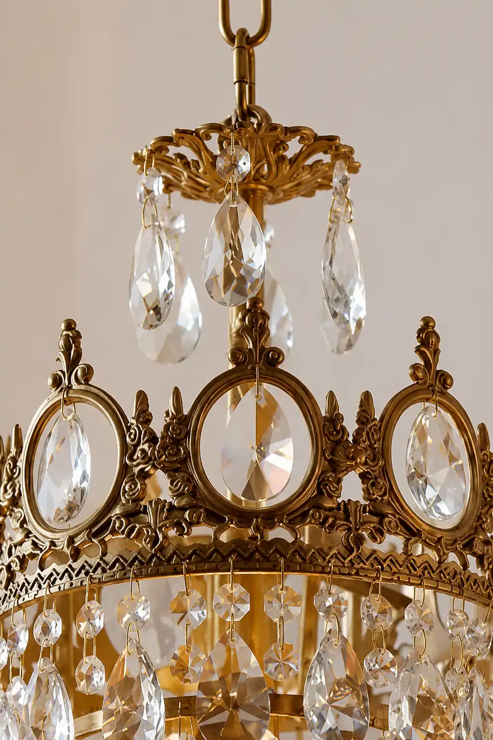 Retro French Gold Crystal Chandelier - Lumpaz