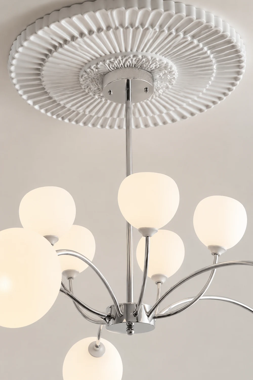 White Glass Globe Sputnik Shape Chandelier - Lumpaz