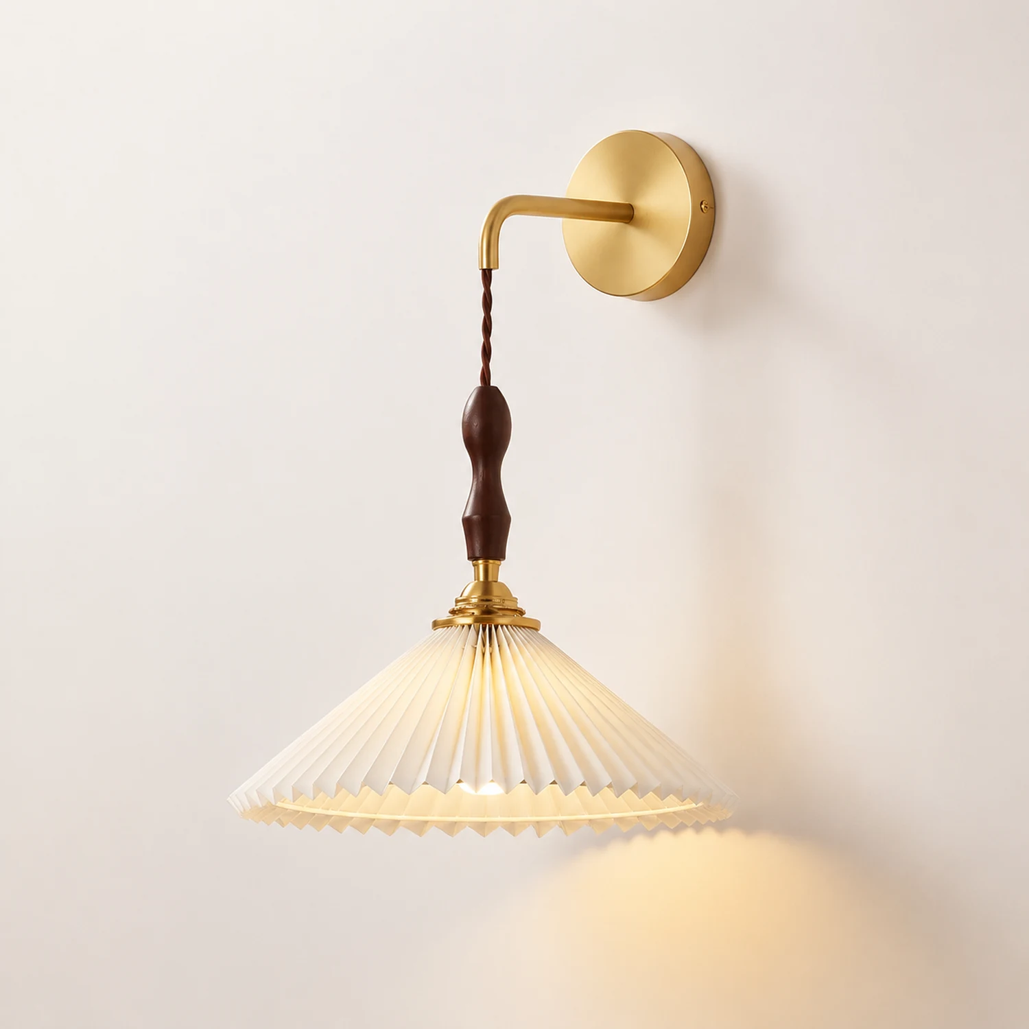 Pleated Wooden Wall Lamp - Lumpaz