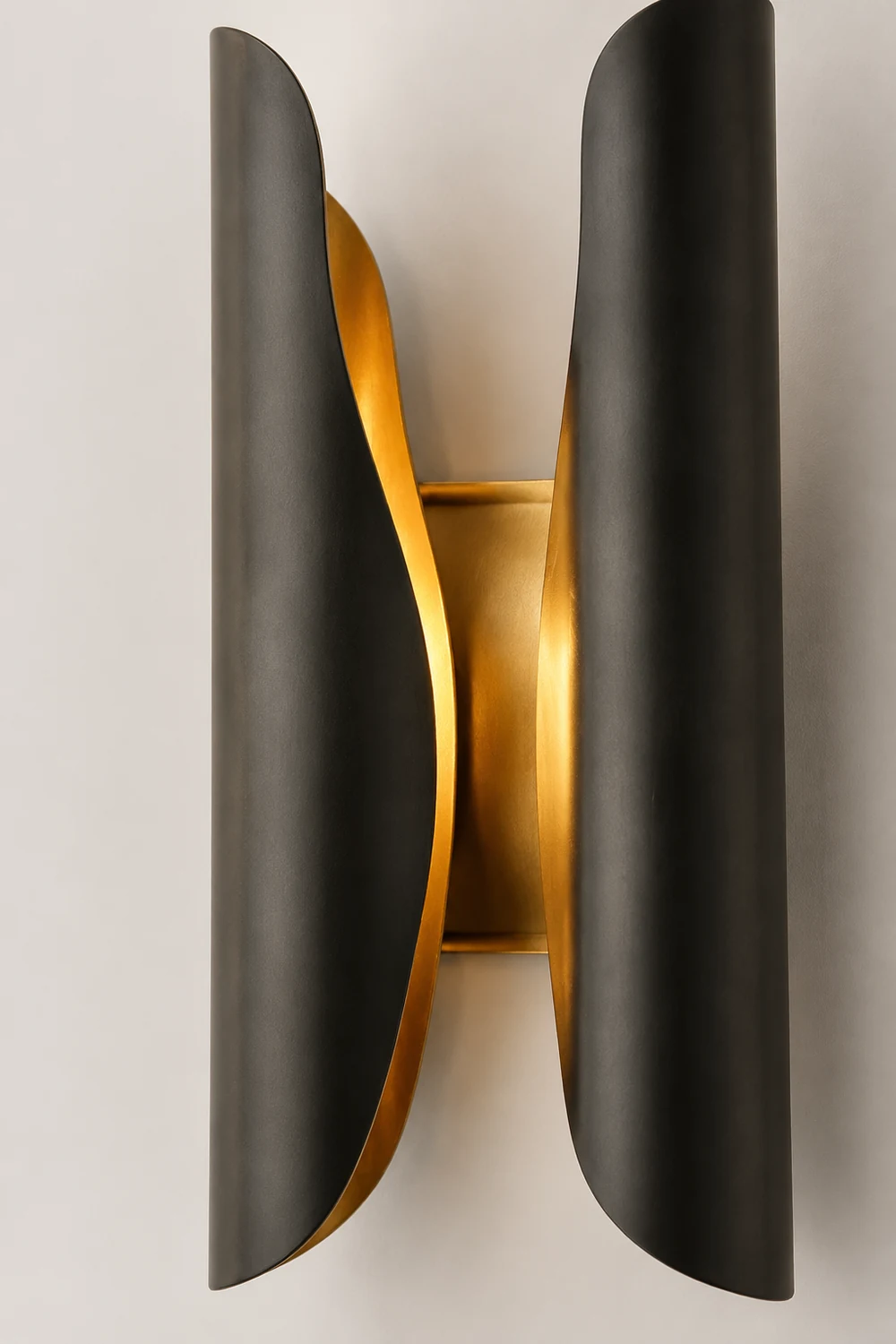 Guardian Wall Sconce - Lumpaz