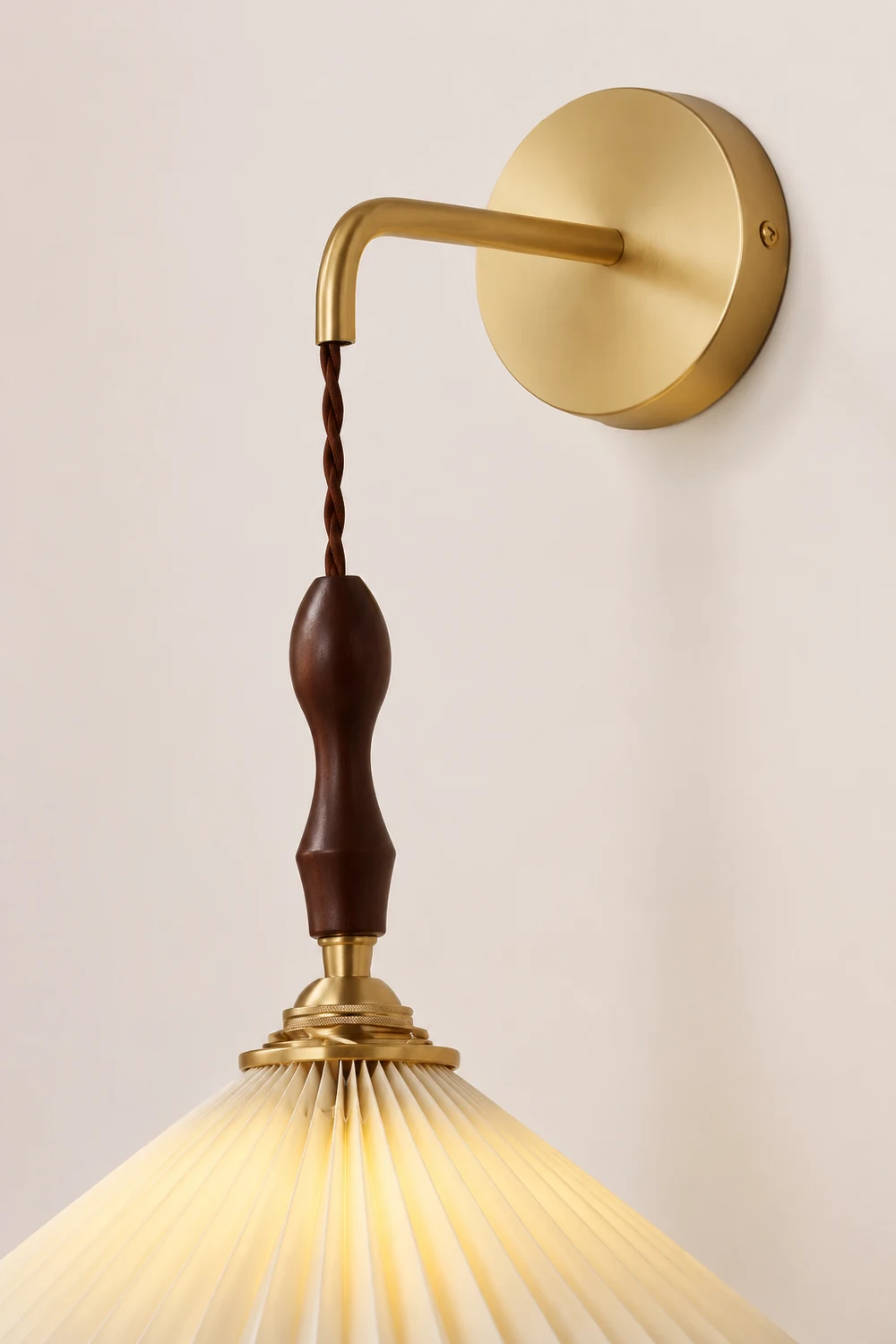 Pleated Wooden Wall Lamp - Lumpaz